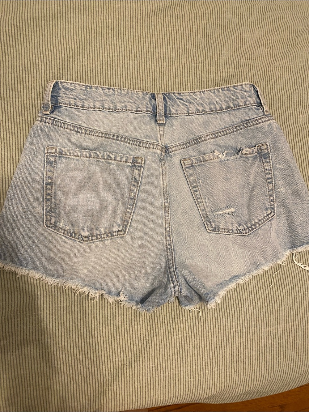 Garage Denim Festival Distressed Jean Shorts Size 28 - Picture 3 of 4